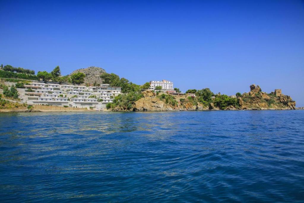 Kalura Sea Houses - Private Beach Cefalu Exterior photo